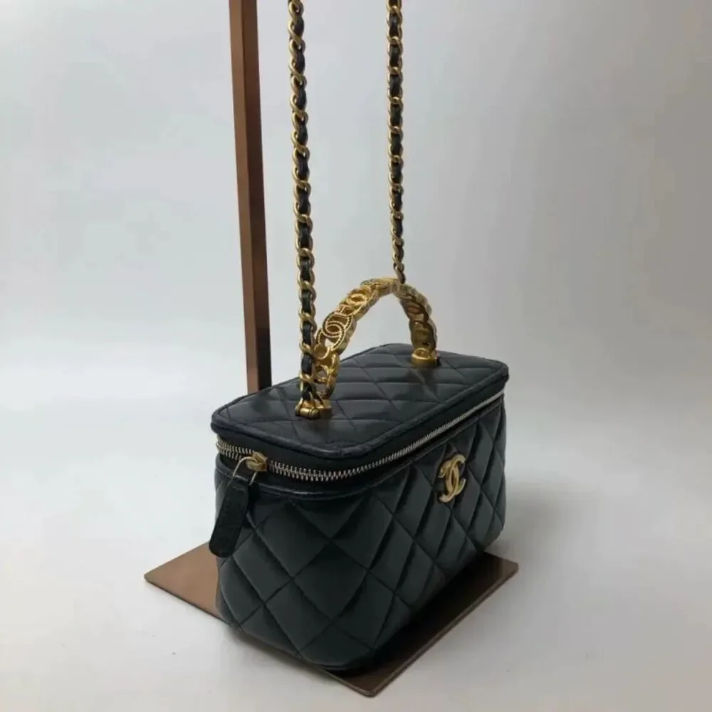 CHANEL brand color